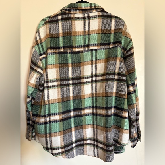 NWT Daisy Street Urban Outfitters Women’s Green/Brown Plaid Shacket - Picture 2 of 3